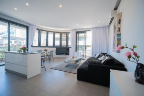 Luxury 2BR With a sea View and Parking